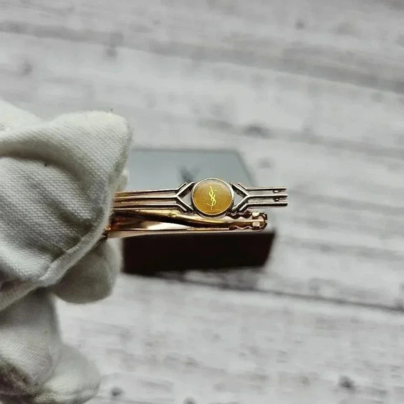 RARE Yves Saint Laurent YSL logo amber transparent window gold tone tie clip - Picture 3 of 6